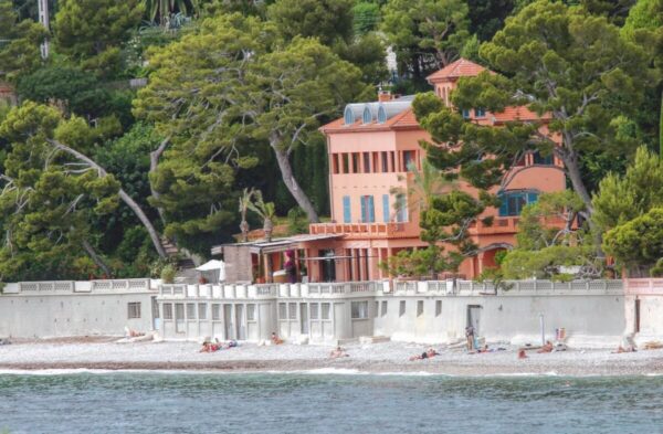 Bono’s Villa in Èze-sur-Mer - bono french villa eze u2 1