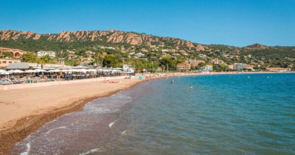 Towns of L’Esterel: Agay - esterel agay travel guide beach 1