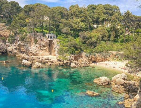 Why the French Riviera? - cap antibes billionaire bay water sports1